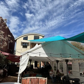 Mercury Geyserville - Outside back - Wine Tasting Room Near Me - Geyserville, California Mercury Geyserville - Outside back - Wine Tasting Room Near Me - Geyserville, California