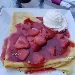 Strawberry & grand marnier crepe