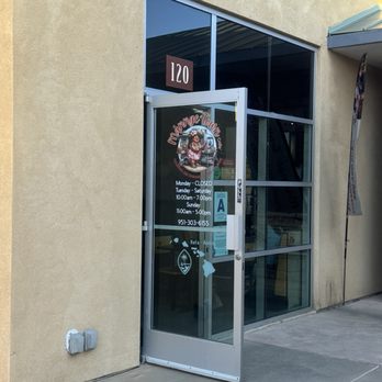 Mannge Town Cafe - Entrance - Guamanian Near Me - Temecula, California