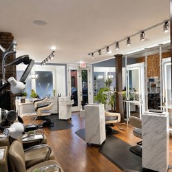 Prive Salon & Spa - Locust Point