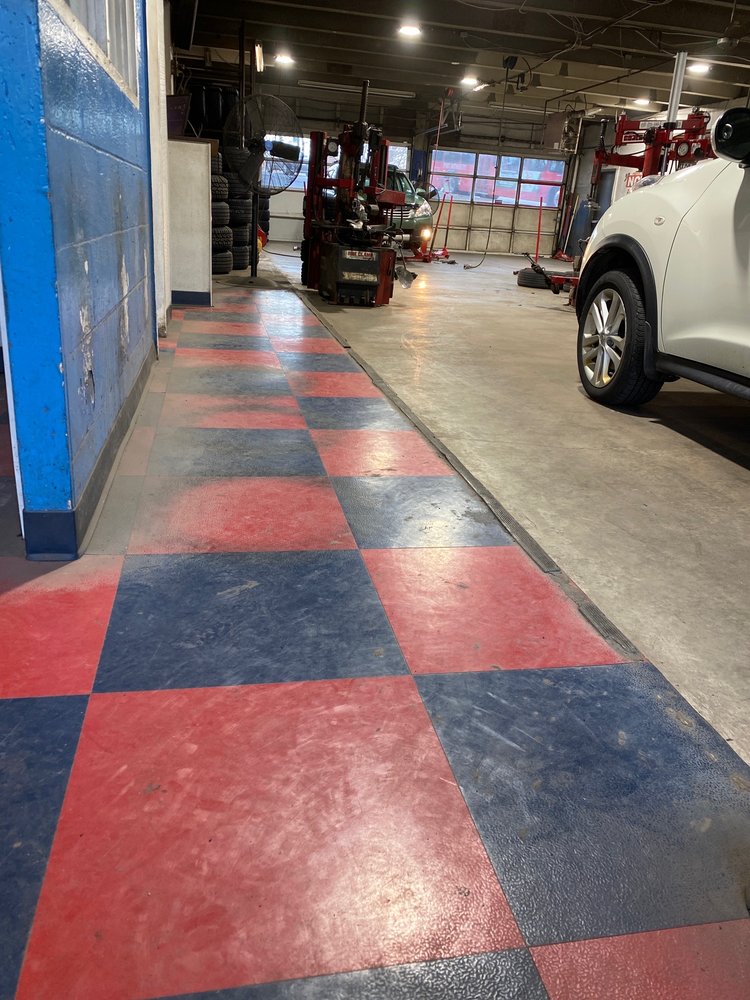 DISCOUNT TIRE CENTER Updated September 2024 17 Photos & 66 Reviews