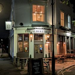 The Albert Arms - Exterior