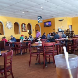 El Nopal - Dining room El Nopal