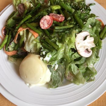 Gänz - Salat mit Ziegenkäse und grünem Spargel - Hotels Near Me - Hackenheim, RP