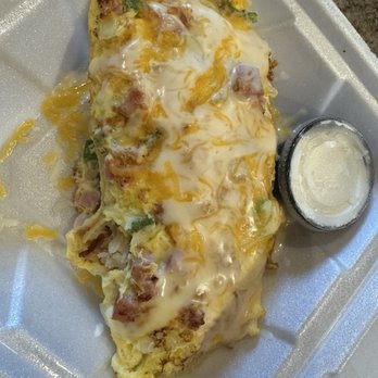 IHOP - Egg, ham onions and hash browns and cheddar cheese! yum !! - Breakfast & Brunch Near Me - MIAMI, Florida
