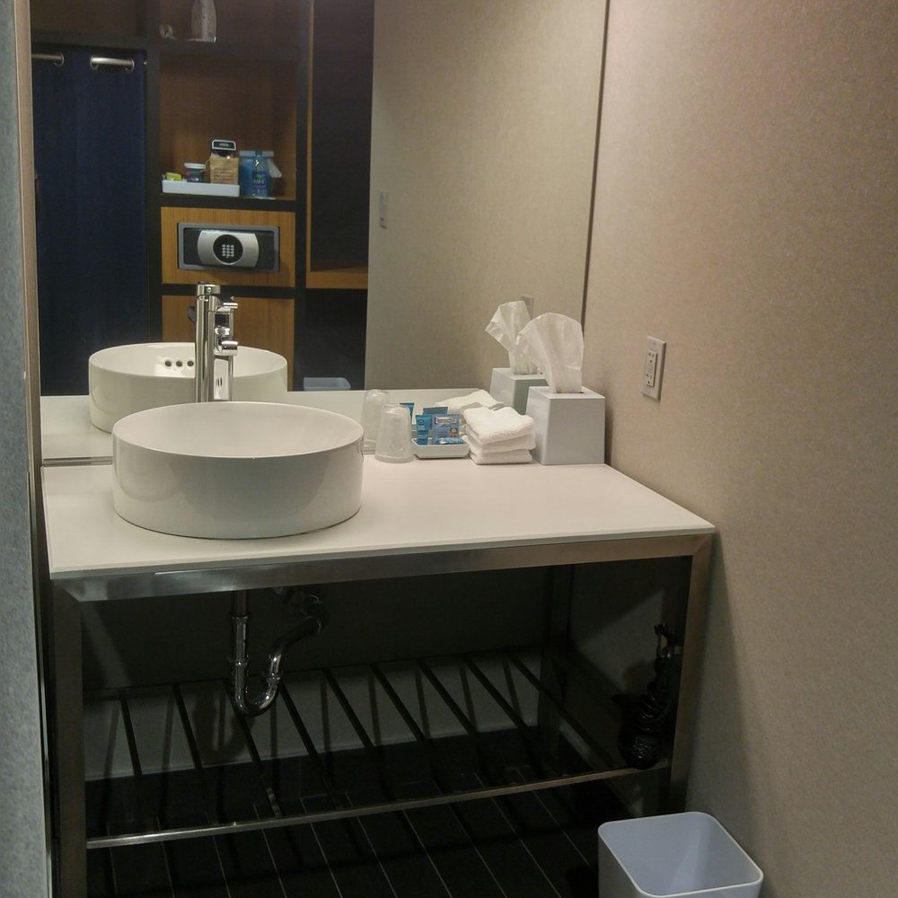 Aloft Calgary University - Hotels Near Me - Calgary, Alberta