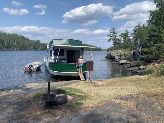 Rainy Lake Houseboats by null