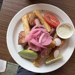 Restaurant El Chalateco - Combo #3 ($16.49); yuca con chicharron