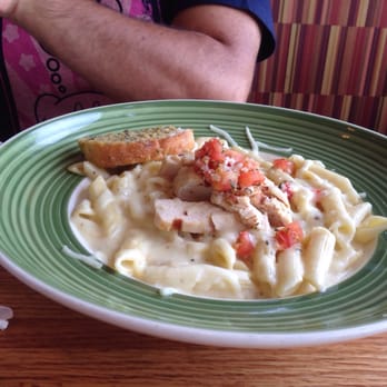 Applebee's Grill + Bar - 3 cheese chicken penne pasta - Sports Bars Near Me - Dorado, Puerto Rico