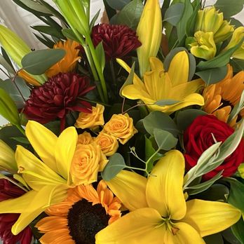 Lee's Discount Florist - Yellows, Reds - Florists Near Me - Oakland, California Lee's Discount Florist - Yellows, Reds - Florists Near Me - Oakland, California