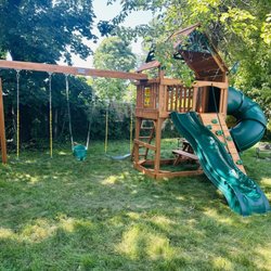 The Assembly Pro's - Gorilla Mountaineer Playset