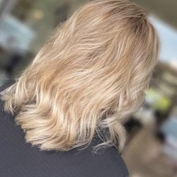 Dawn Ambrose Hairstylist - Babylights & floss toner for a beautiful blend.