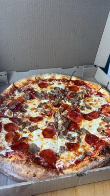 Fellini's Pizza by null