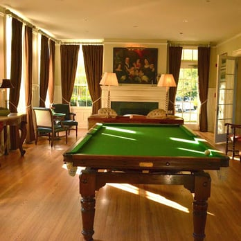 Keswick Hall - Snooker table and some great afternoon light - Hotels Near Me - Keswick, Virginia
