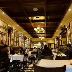 Restaurante Caesar's - Inside Vibes