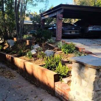 Ken Green Landscaping - Between carport and street - Landscaping Near Me - Porter Ranch, California Ken Green Landscaping - Between carport and street - Landscaping Near Me - Porter Ranch, California