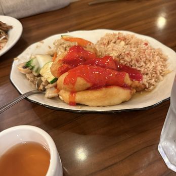 Chan's Place - Moo Goo Gai Pan and Sweet and Sour Chicken - Chinese Near Me - Woodinville, Washington