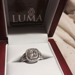 Luma Diamond - Custom ring, cushion cut with double halo