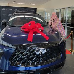 Austin Infiniti - Makes it #6 Austin Infiniti's for us! Ask for Ellen