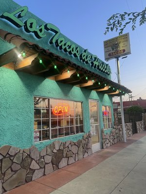 Los Tacos De Huicho by null