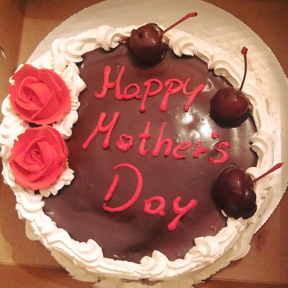 Ordered a Black Forest Cake 6' $18 w/ a $5 hold
