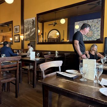 Quattro Gatti - Owner speaking to customers - Italian Near Me - Austin, Texas Quattro Gatti - Owner speaking to customers - Italian Near Me - Austin, Texas
