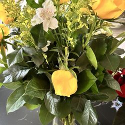 Williams Flower & Gift - Broken flowers