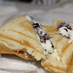 Meetea Cafe- Redmond - Cheese and purple rice toast