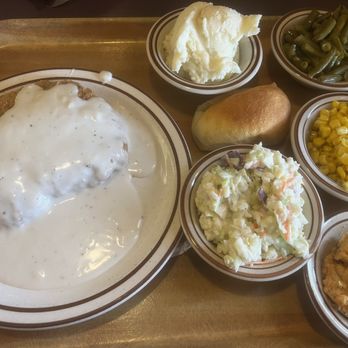 Underwood's Cafeteria - Chicken fried steak w/sides - Barbeque Near Me - Brownwood, Texas