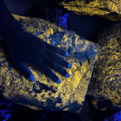 Sterling Hill Mining Museum - More luminescent rocks