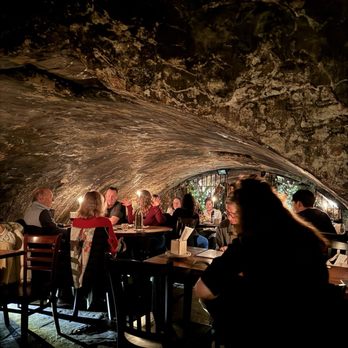 Gordon's Wine Bar - Wine Bars Near Me - London, XGL