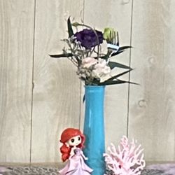 Moments Flower Shop - Smaller Centerpiece with a dingle hopper