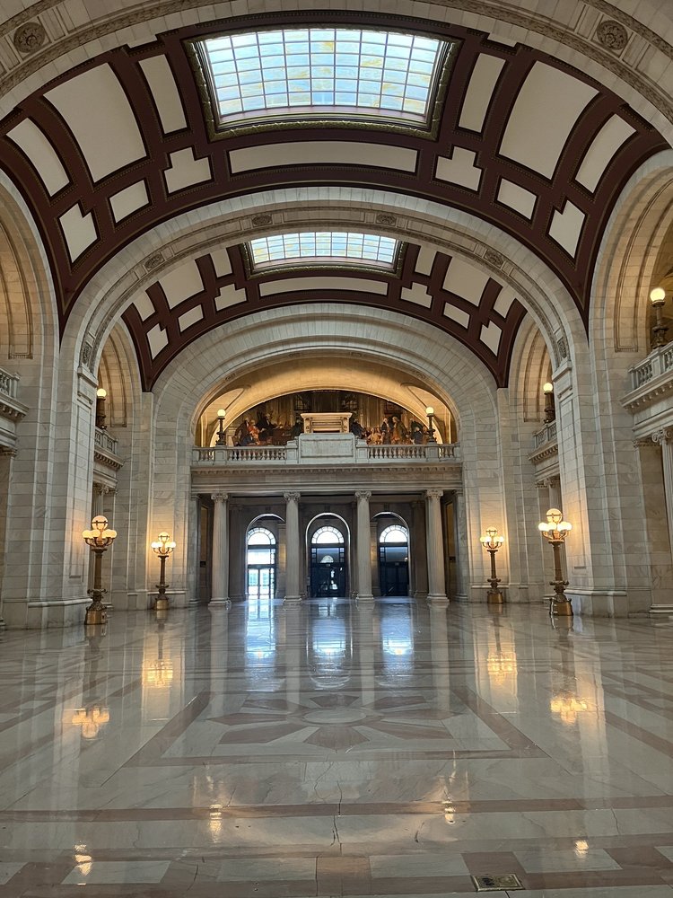 OLD COURTHOUSE Updated September 2024 35 Photos 1 W Lakeside Ave