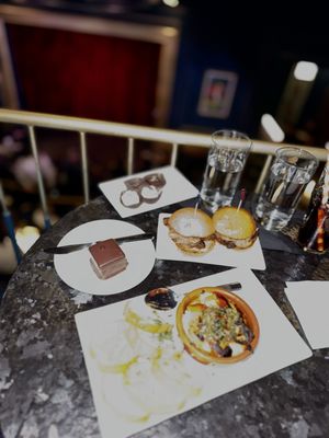 Chicago Magic Lounge by null