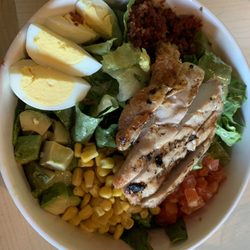 Shoeless Joe's Sports Grill - Kemptville - This Cobb salad was good!