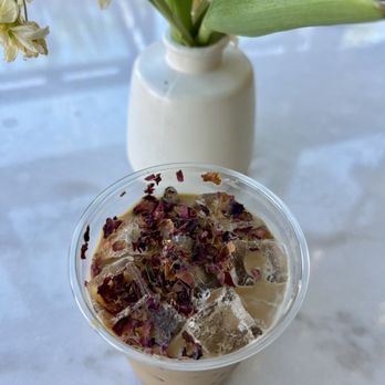 Luxe Flower Bar - Iced vanilla rose latte - Coffee & Tea Near Me - Morgan Hill, California Luxe Flower Bar - Iced vanilla rose latte - Coffee & Tea Near Me - Morgan Hill, California