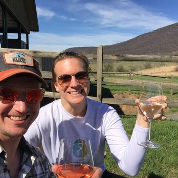 Glen Manor Vineyards - Wineries Near Me - Front Royal, Virginia Glen Manor Vineyards - Wineries Near Me - Front Royal, Virginia