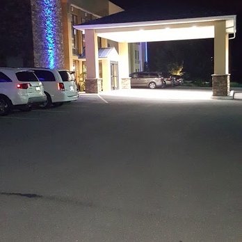 Best Western Plus Poconos Hotel - Front drive up entrance - Hotels Near Me - Tannersville, Pennsylvania Best Western Plus Poconos Hotel - Front drive up entrance - Hotels Near Me - Tannersville, Pennsylvania