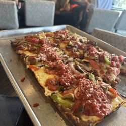 Crush - Detroit supreme pizza