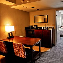 Embassy Suites by Hilton Dallas Park Central Area - Shoddy painting patchwork.
