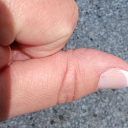 New Fantastic Nail & Spa - Full nail not covered