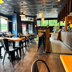 Makmak Eatery - Inside