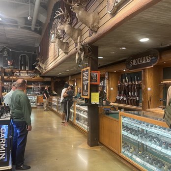 Bass Pro Shops - 17 people in the queue one poor soul at the counter on a Friday. - Outdoor Gear Near Me - Dania, Florida Bass Pro Shops - 17 people in the queue one poor soul at the counter on a Friday. - Outdoor Gear Near Me - Dania, Florida