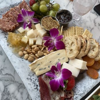 FIVE on the Hill - Cocktail Bars Near Me - Universal City, California