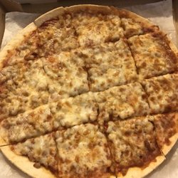 Country Pump - Thin crust sausage pizza