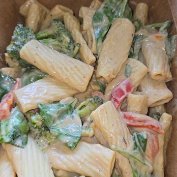 Vegetation Cafe & Kitchen - Pasta in Cream Sauce with Roasted Red Peppers, Broccoli, & Spinach - Vegan Near Me - Lakeland, Florida Vegetation Cafe & Kitchen - Pasta in Cream Sauce with Roasted Red Peppers, Broccoli, & Spinach - Vegan Near Me - Lakeland, Florida
