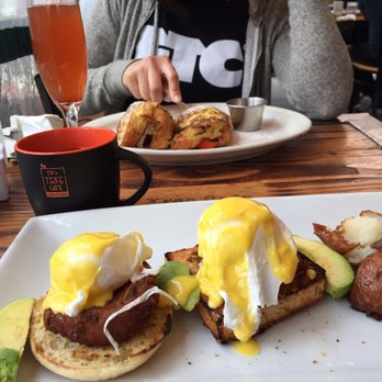 Fig Tree Cafe - Crab House Made Lobster & Blue Crab Cakes Bennie - Breakfast & Brunch Near Me - San Diego, California