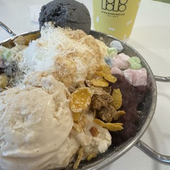 Uyuhaus - Coffee & Tea Near Me - Mount Prospect, Illinois Uyuhaus - Coffee & Tea Near Me - Mount Prospect, Illinois