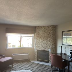 Holiday Inn Express - Show Low - Fireplace, Desk, Lounge Chair and view