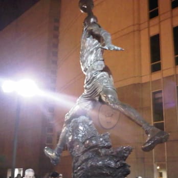 United Center - Michael Jordan statue outside of the United Center - Stadiums & Arenas Near Me - Chicago, Illinois United Center - Michael Jordan statue outside of the United Center - Stadiums & Arenas Near Me - Chicago, Illinois